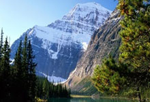 雷火电竞入口-内马尔点燃！圣殿狂欢夜诠释足球信仰