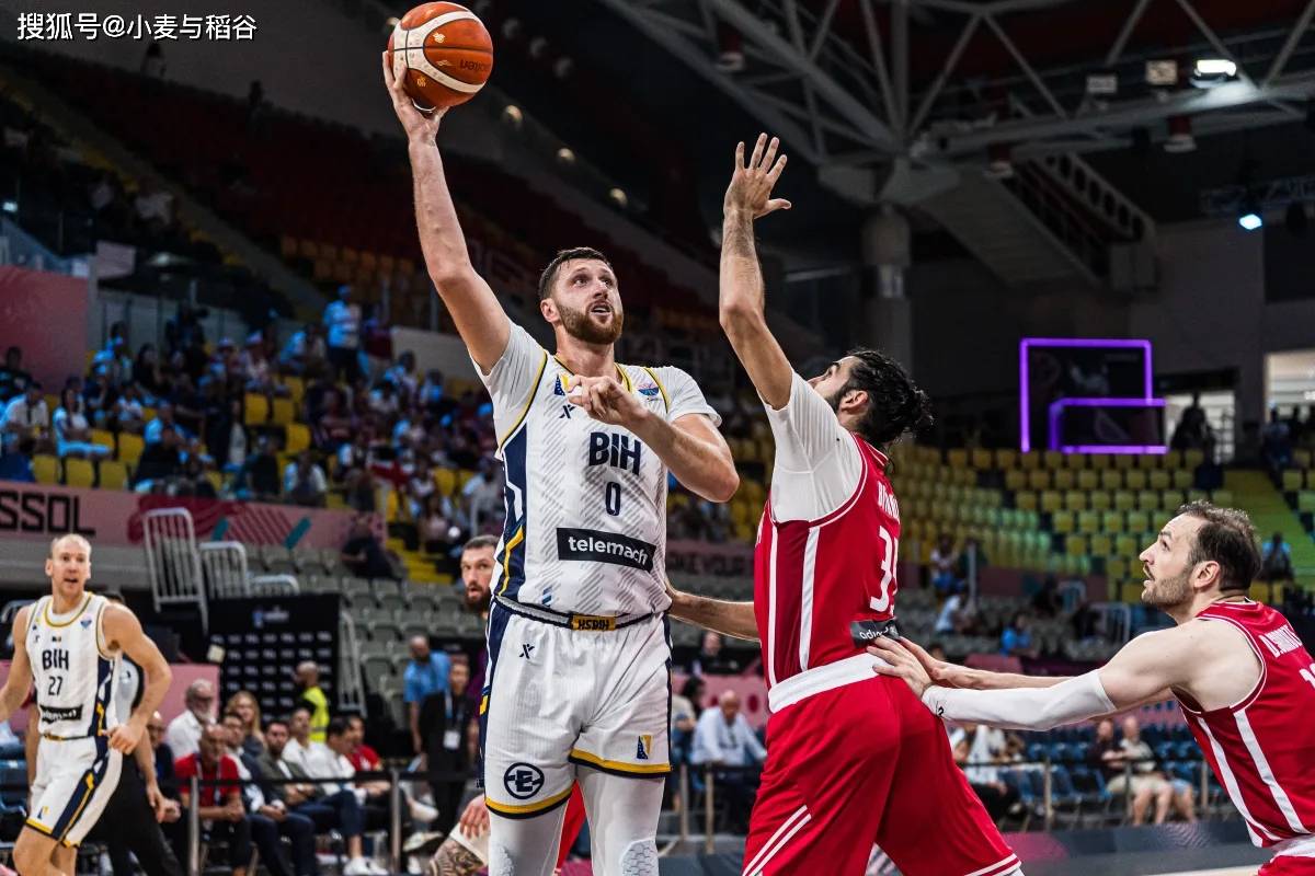 关于开拓者击败太阳，赢得三连胜稳定西部前四的信息