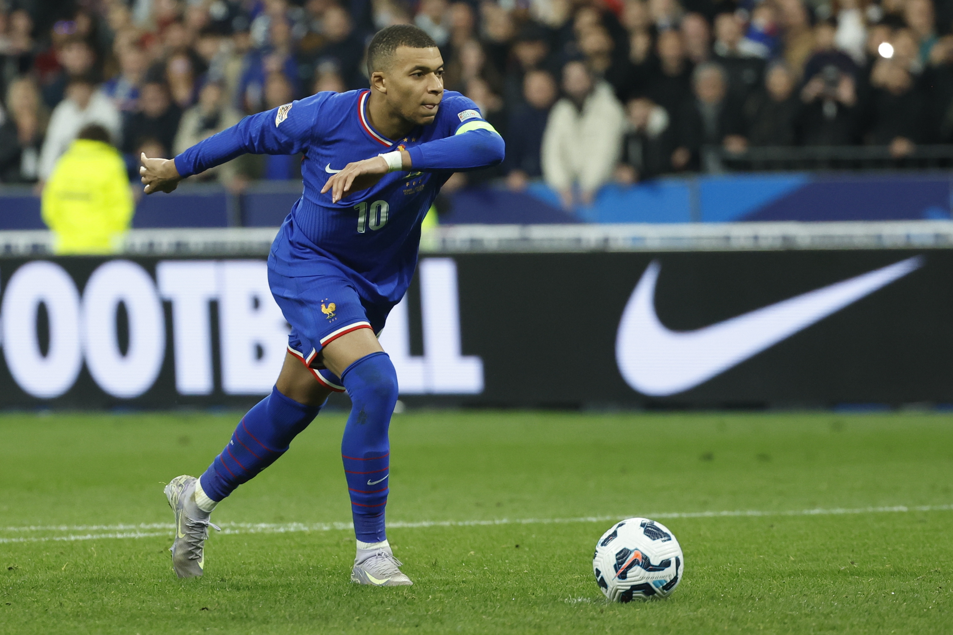 欧国联比赛新秀表现出色，成为焦点