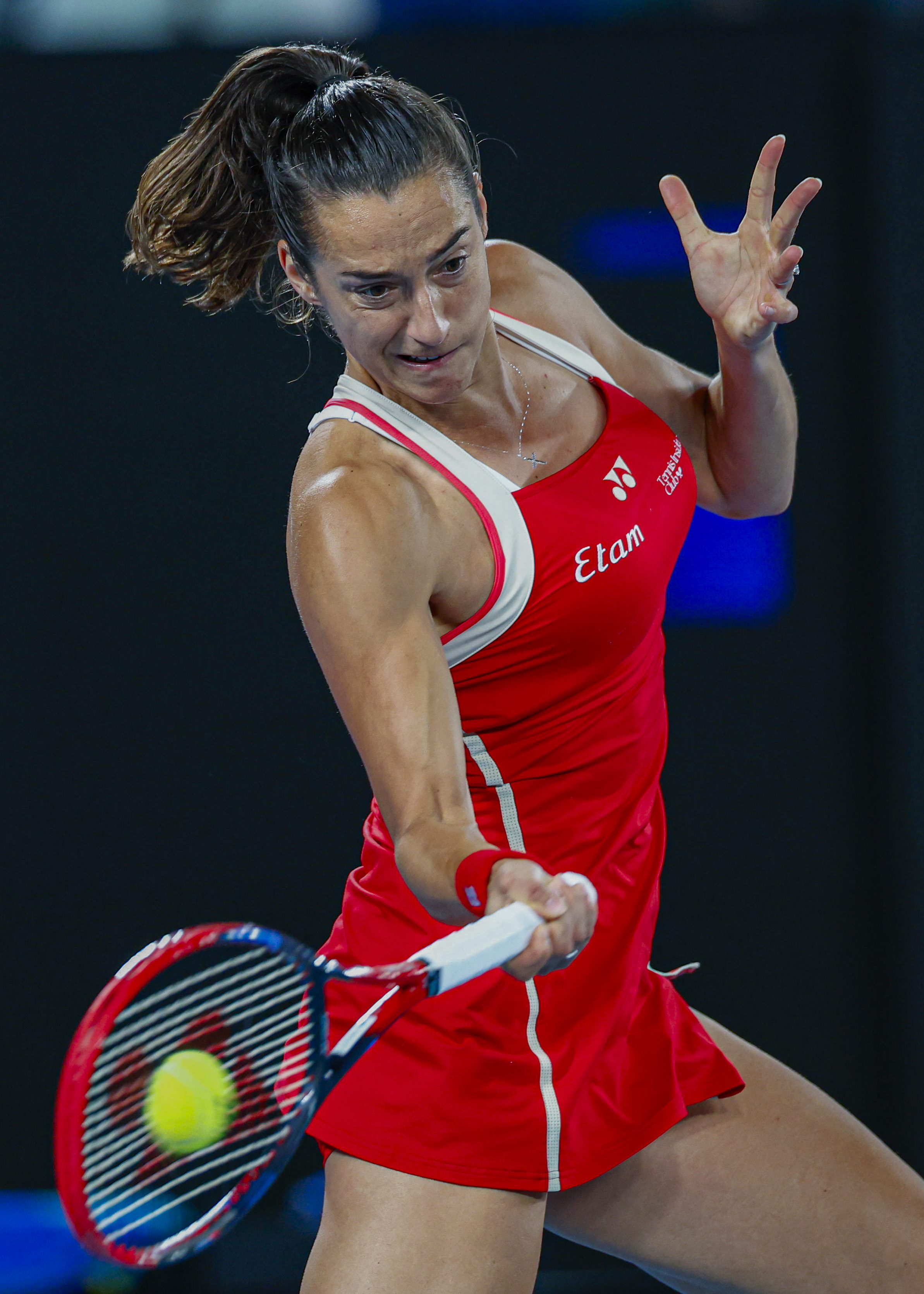 雷火电竞充值-网球比赛惊险刺激，决胜关键一球