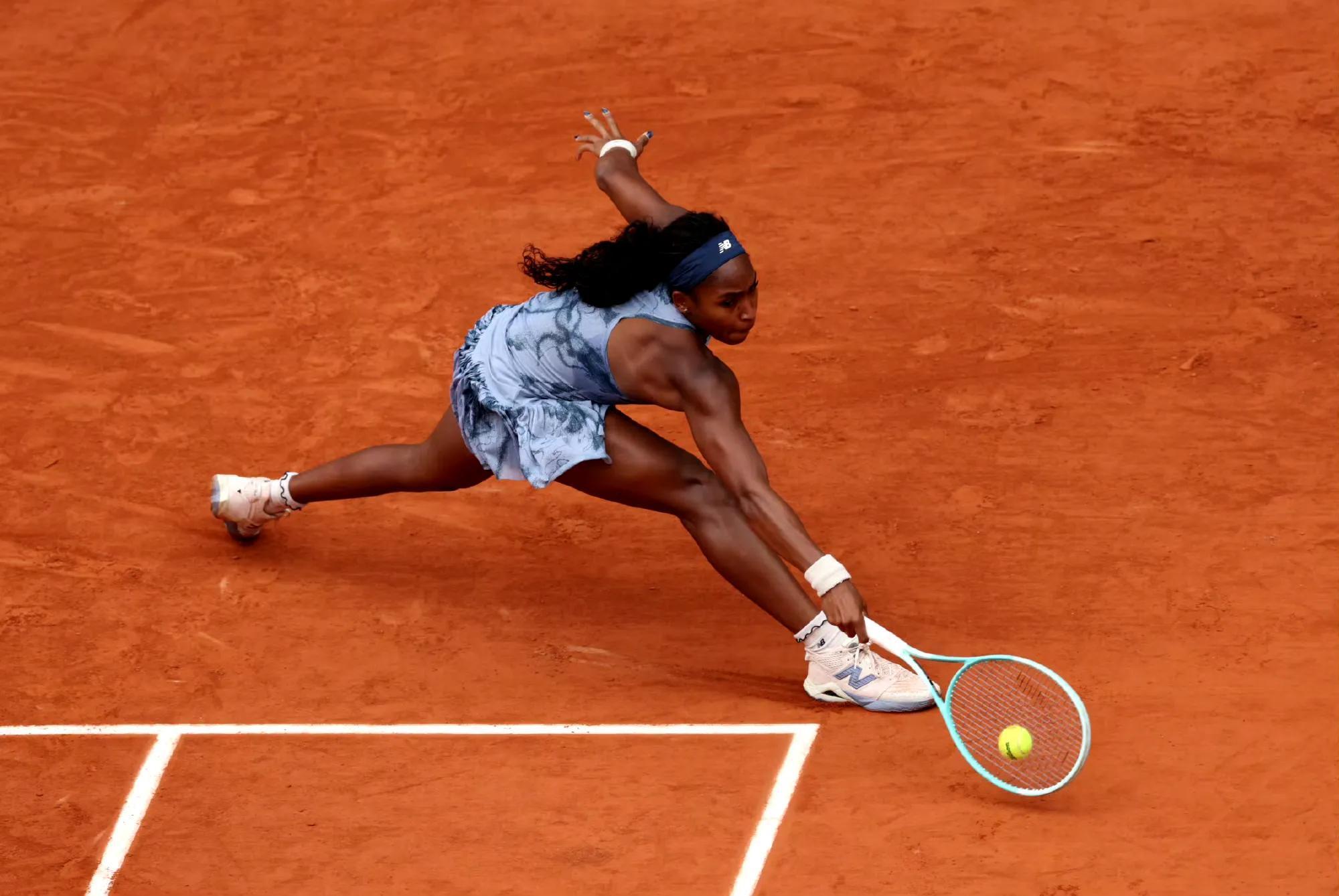 网球比赛惊险刺激，决胜关键一球