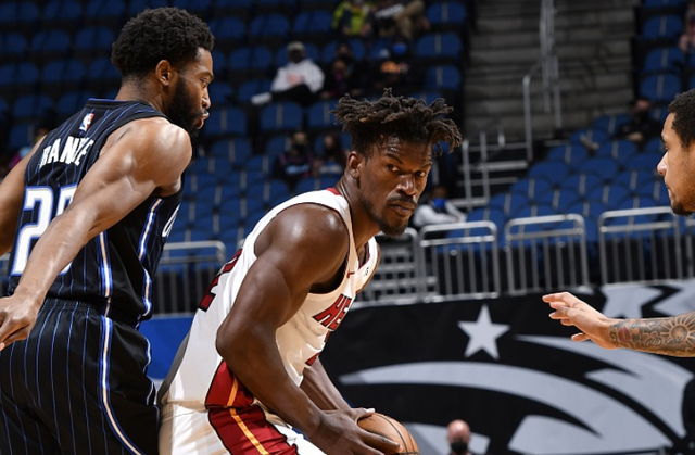 雷火电竞网站-勇士翻盘灰熊，武切维奇状态火热