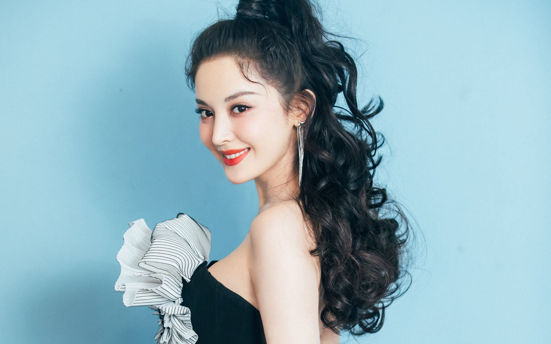 利剑与寂静之间,米切尔一锤定音的史诗之夜